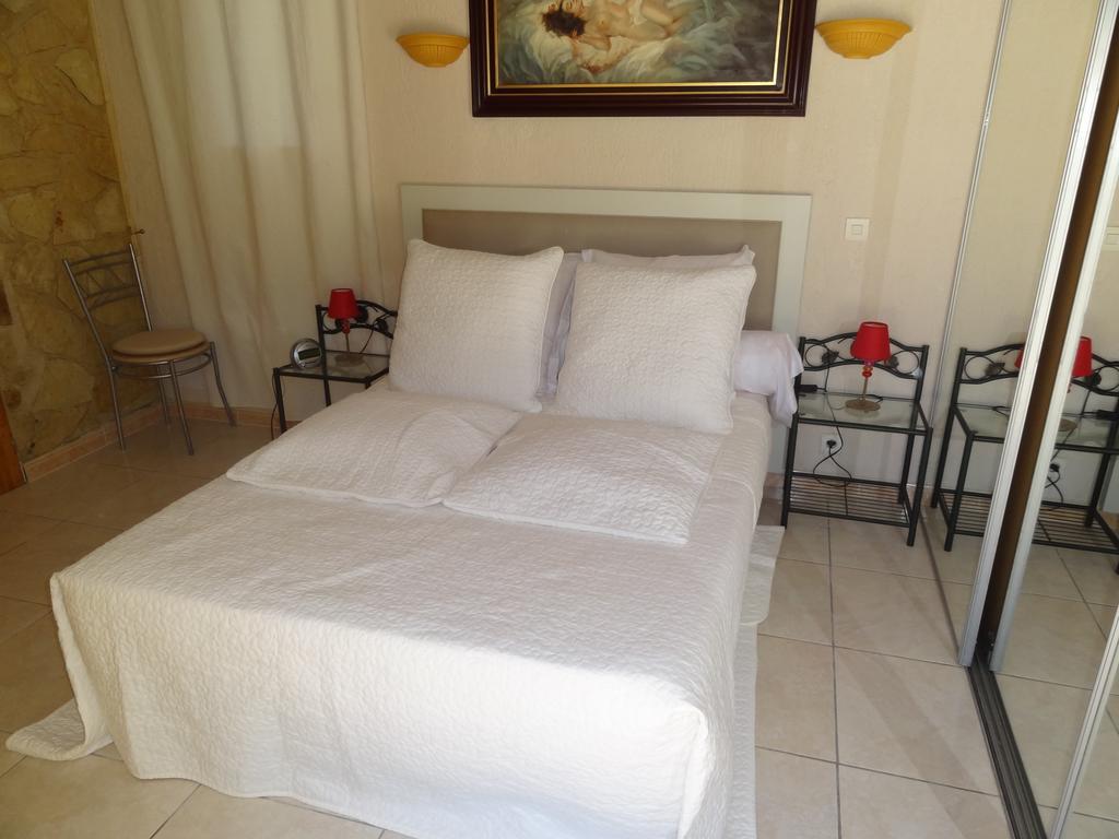 Locations Des Alpilles Apartment แซ็งต์-เรมีย์-เดอ-โพรวองซ์ ห้อง รูปภาพ